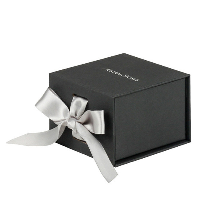 Custom Logo UV Coating Cardboard Flip Ring Earring Packaging Box with Ribbon Design