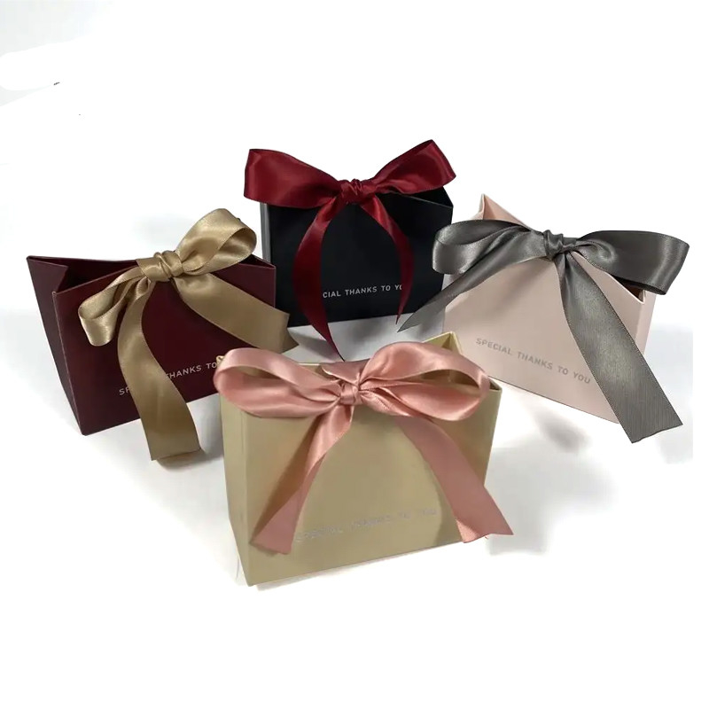 Wholesale Custom Printed Logo Luxury Gift Paper Bag Retail Boutique Shopping Paper Bags With Your Own Logo